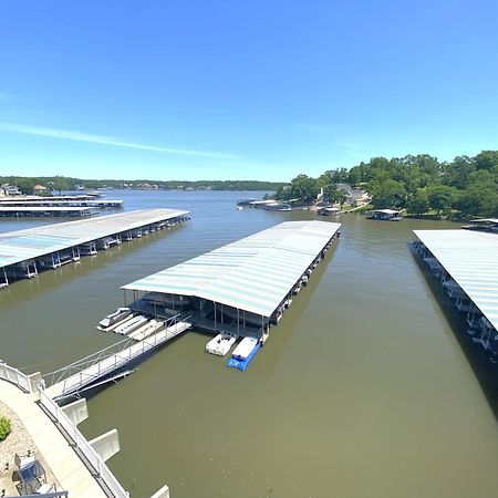 B Lakefront! Remodeled, Boat Slip, Patio Views, Pool, Boat Ramp, Wifi Osage Beach Exterior photo