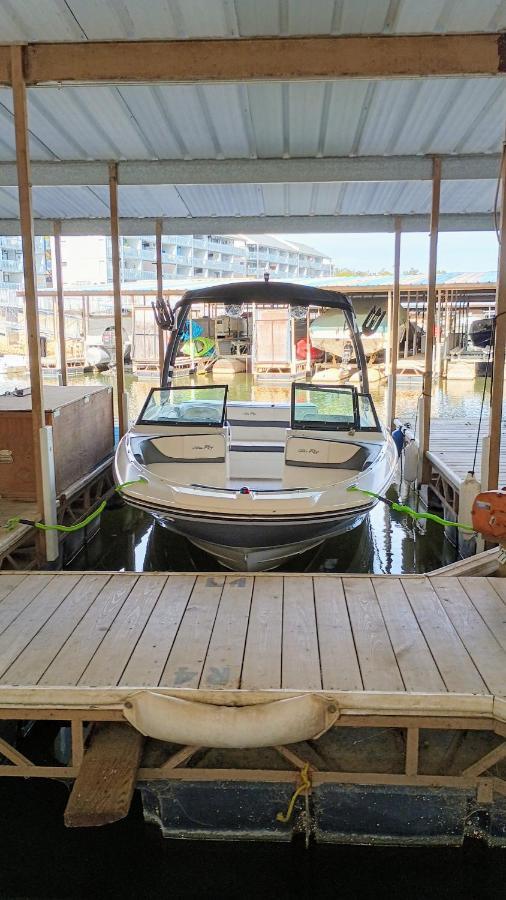 B Lakefront! Remodeled, Boat Slip, Patio Views, Pool, Boat Ramp, Wifi Osage Beach Exterior photo
