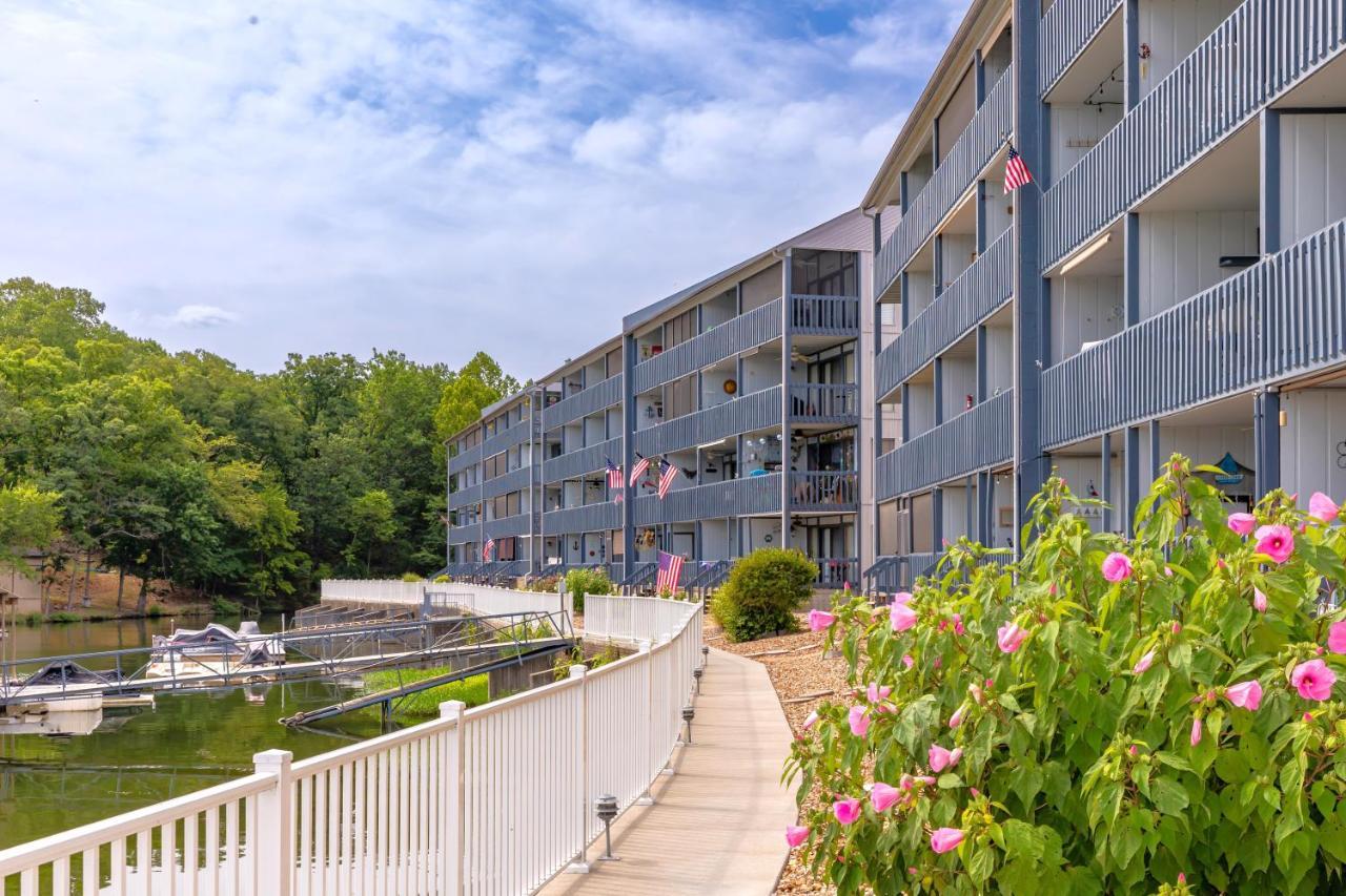 B Lakefront! Remodeled, Boat Slip, Patio Views, Pool, Boat Ramp, Wifi Osage Beach Exterior photo