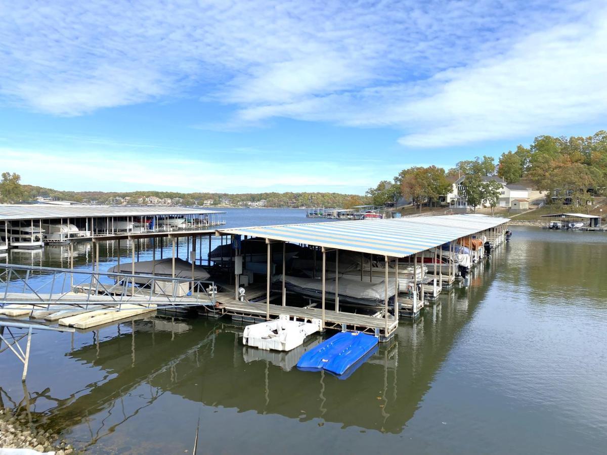 B Lakefront! Remodeled, Boat Slip, Patio Views, Pool, Boat Ramp, Wifi Osage Beach Exterior photo