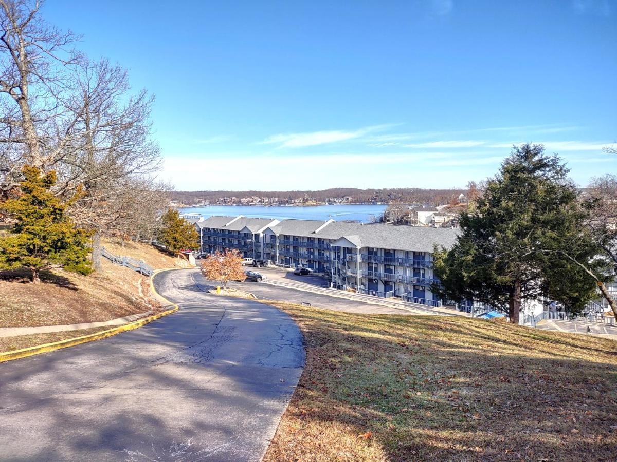 B Lakefront! Remodeled, Boat Slip, Patio Views, Pool, Boat Ramp, Wifi Osage Beach Exterior photo