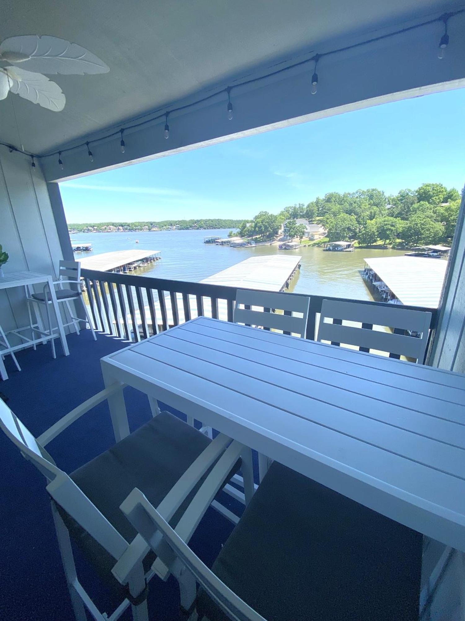B Lakefront! Remodeled, Boat Slip, Patio Views, Pool, Boat Ramp, Wifi Osage Beach Exterior photo