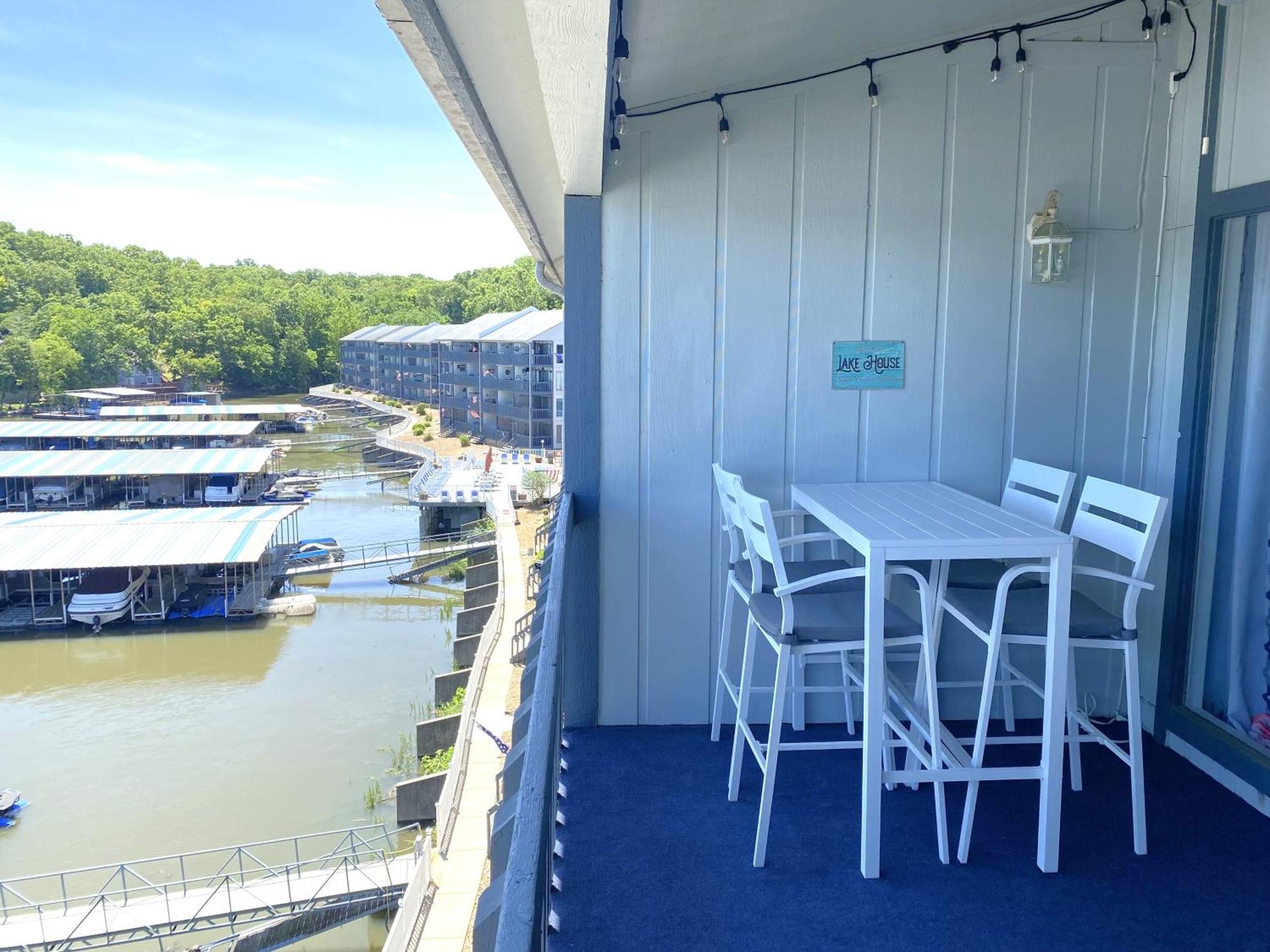 B Lakefront! Remodeled, Boat Slip, Patio Views, Pool, Boat Ramp, Wifi Osage Beach Exterior photo