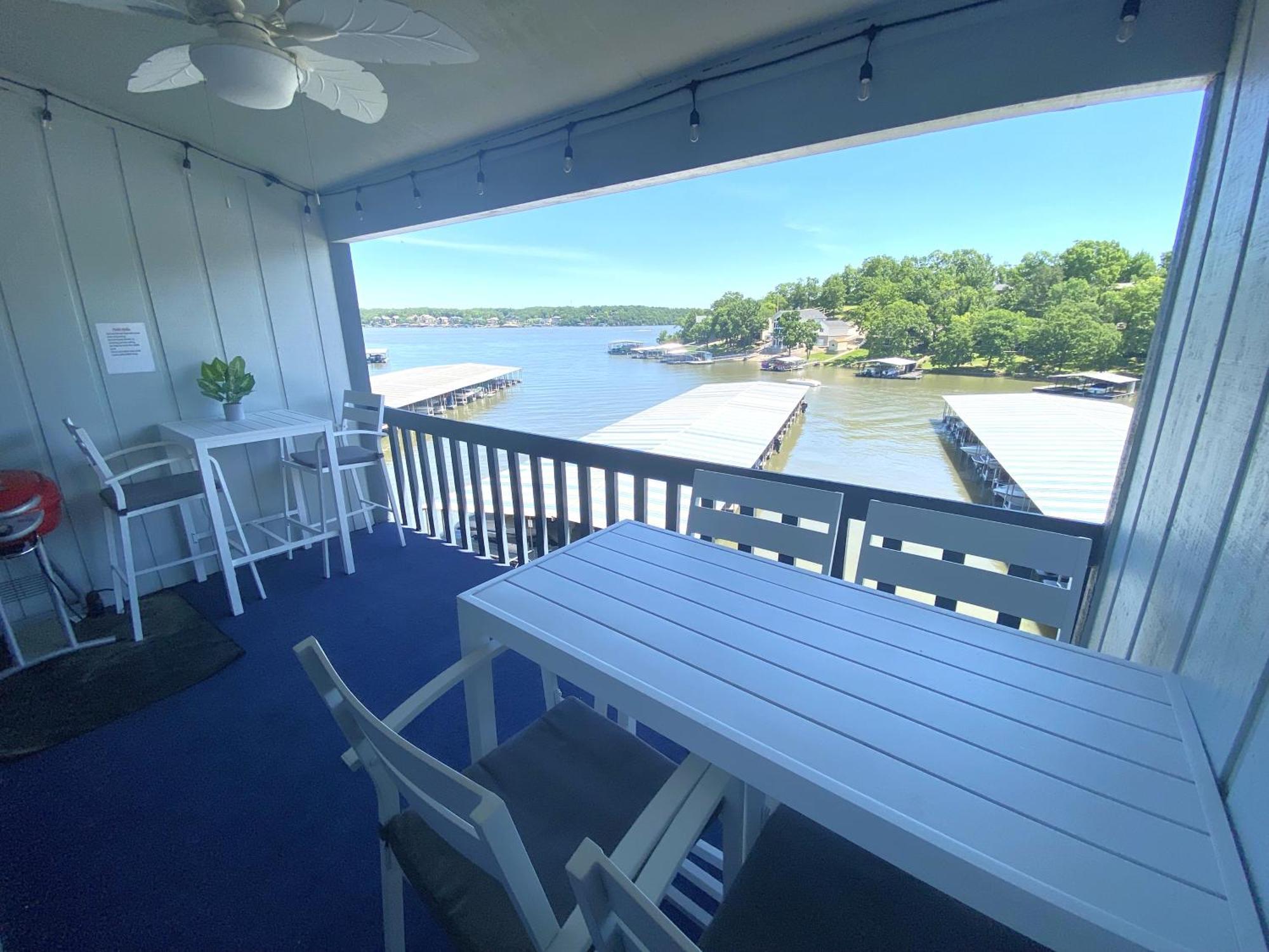 B Lakefront! Remodeled, Boat Slip, Patio Views, Pool, Boat Ramp, Wifi Osage Beach Exterior photo