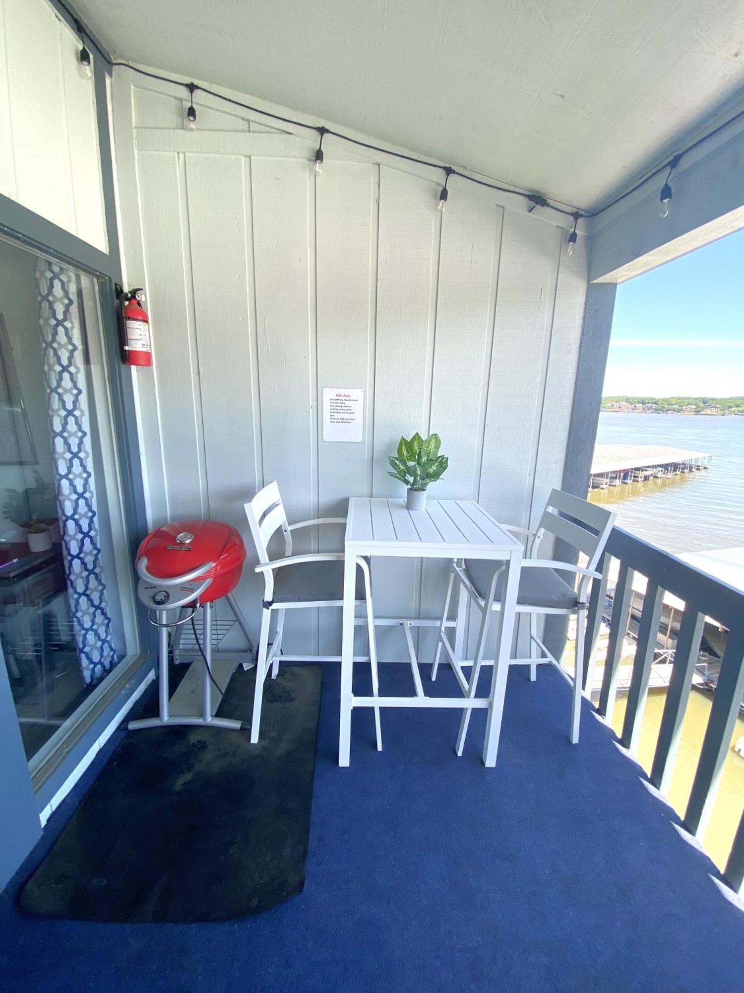 B Lakefront! Remodeled, Boat Slip, Patio Views, Pool, Boat Ramp, Wifi Osage Beach Exterior photo